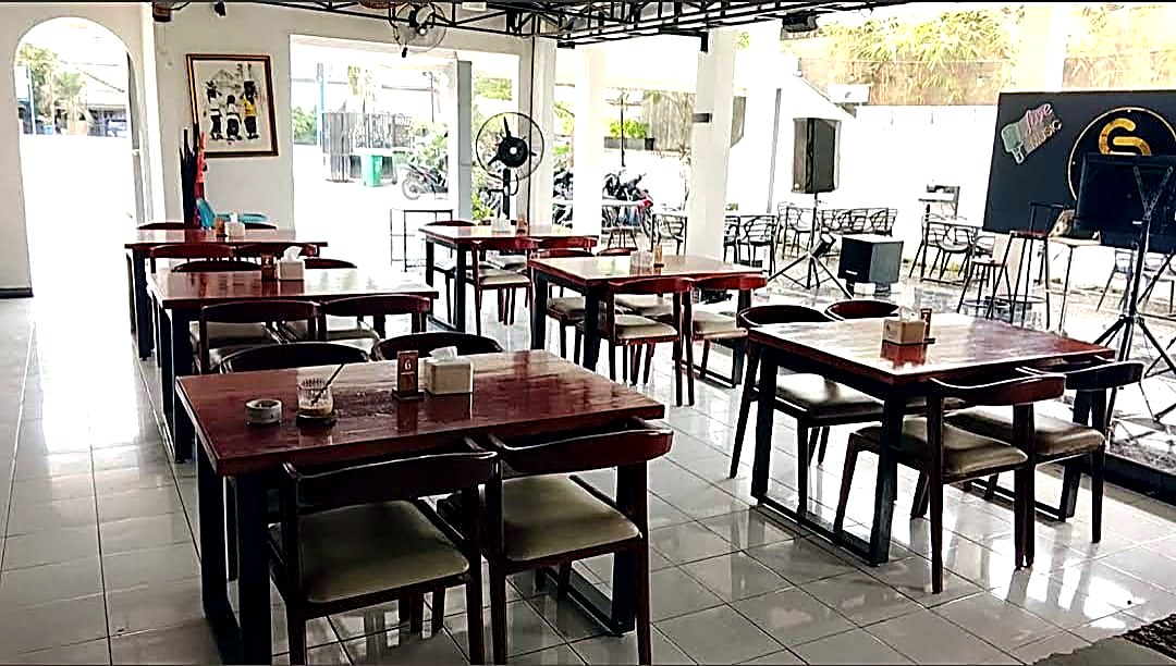 Suasana Sam's Coffee & Eatery
